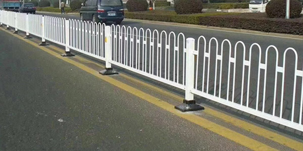 城市交通護(hù)欄的分類及作用分析